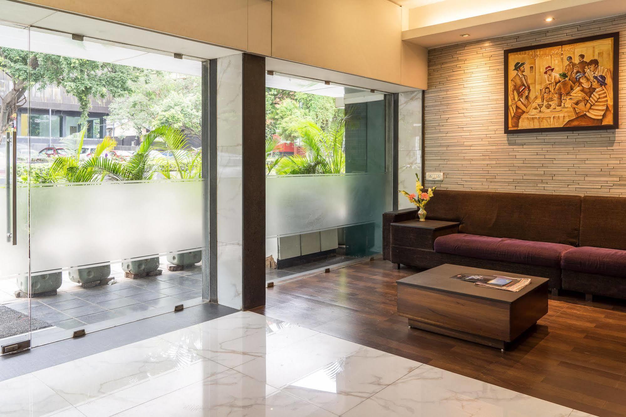 Treebo Trend Sahara Hotel Pune Exterior foto