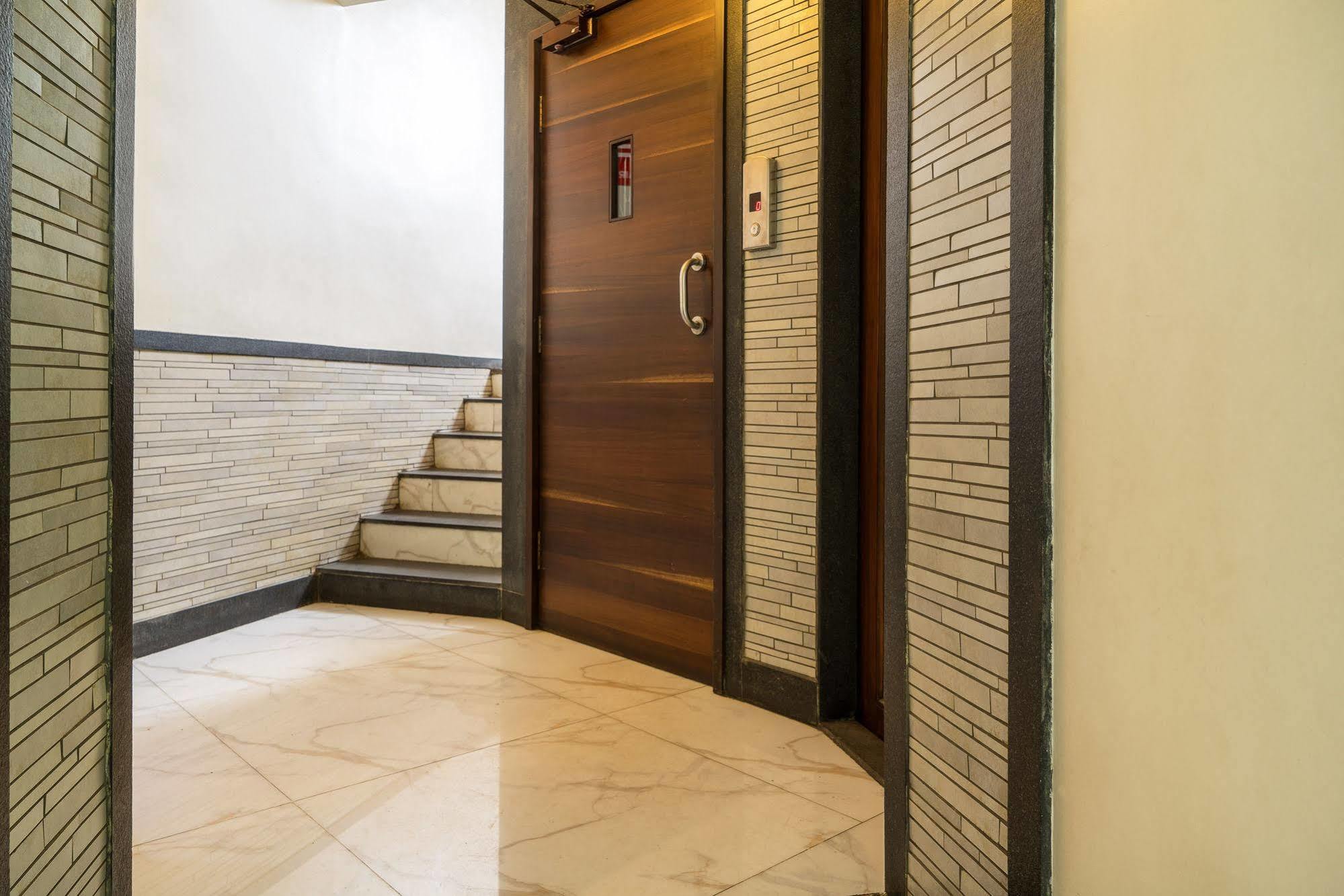 Treebo Trend Sahara Hotel Pune Exterior foto